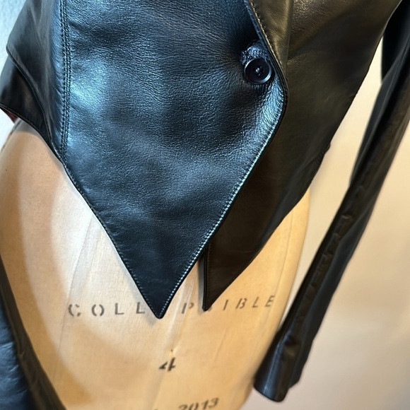 Norisol Ferrari Black Wasp Waist Leather Jacket - Picture 4 of 15